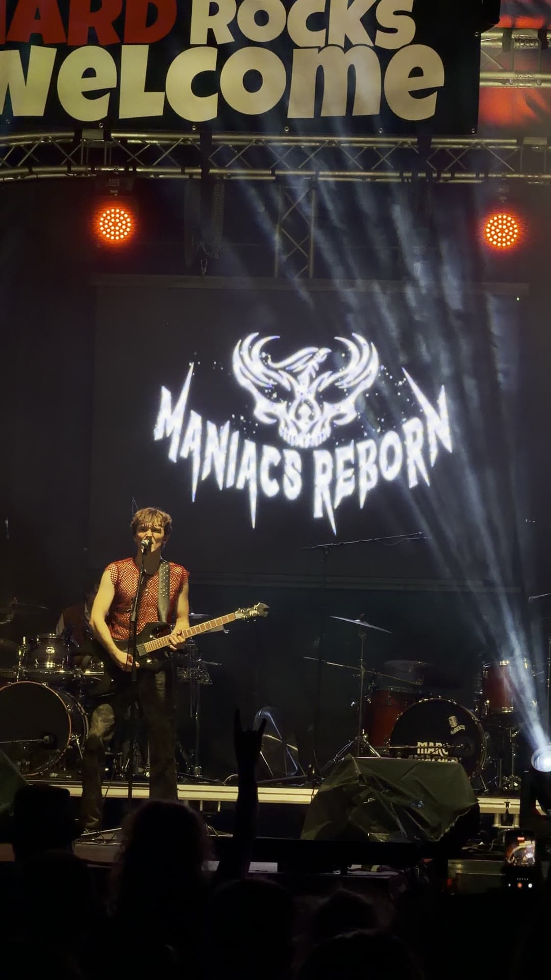 Hard Rocks 2026: Band „Maniacs Reborn“ live auf der Bühne